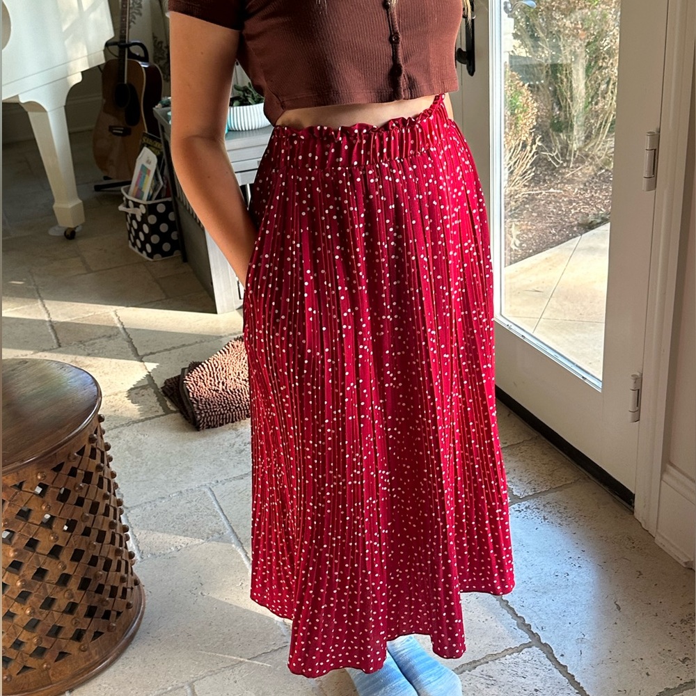 WOMENS RED POKA DOT SKIRT. WITH POCKETS